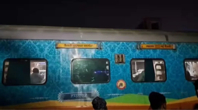 बड़ी खबर - बडा हादसा वैशाली एक्सप्रेस ट्रेन के स्लीपर कोच में लगी आग, भगदड़ मचने से 19 यात्री घायल