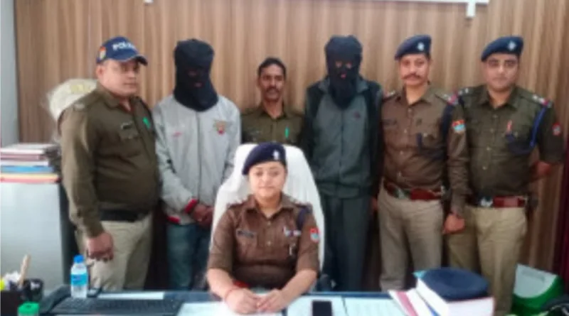 अवैध रंगीली शराब के साथ दो शराब तस्करों को गिरफ्तार