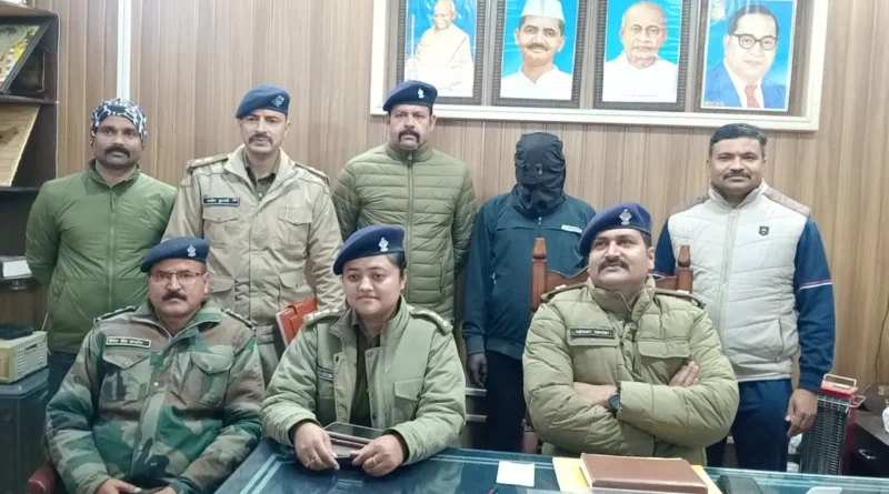नगर में ए0टी0एम0 चोरी की घटना का अन्तर्राज्जीय शातिर वांछित अभियुक्त गिरफतार