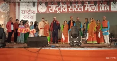 कव्वाल आरिफ नादान ने अपनी कव्वालियों एवं शायरियों से सरस मेले में समा बांधा