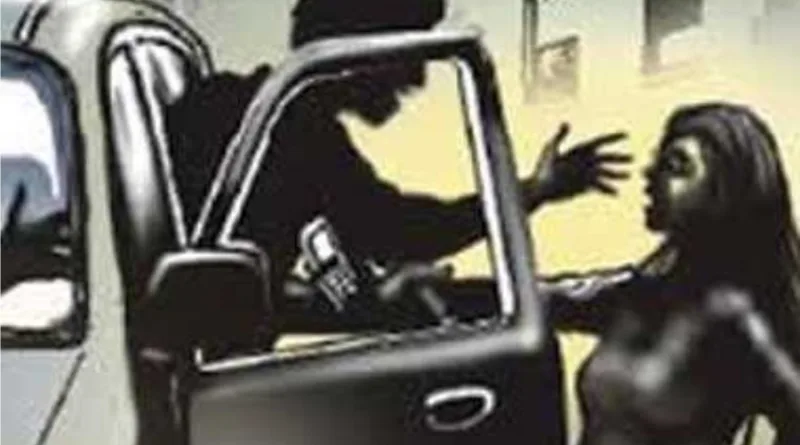 दोस्तों के साथ मिलकर शिक्षिका पत्नी को किडनैप कर अश्लीलता करने का आरोप