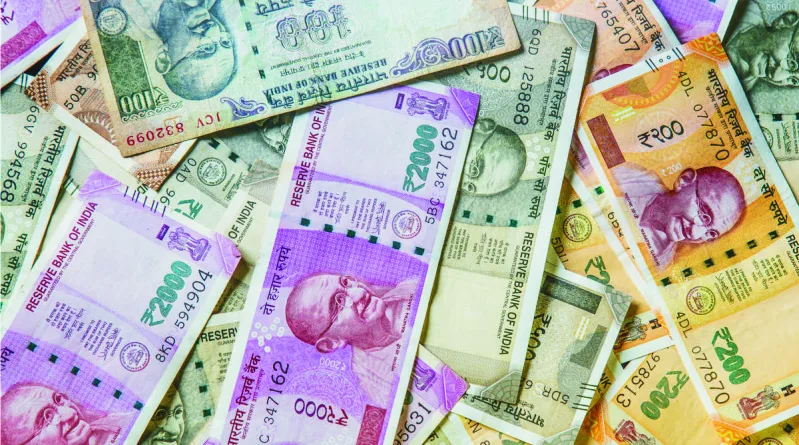 कार से चैकिंग के दौरान तैतीस लाख रुपये बरामद