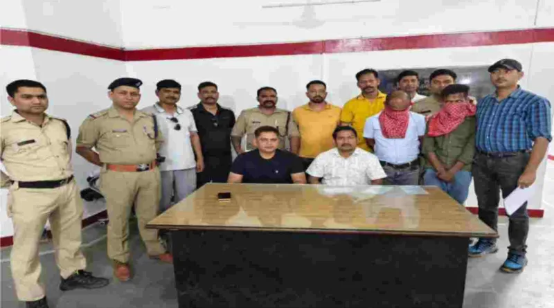 गुलाब मार्का की नकली अवैध शराब बनाने की फैक्टरी का भंडाफोड़