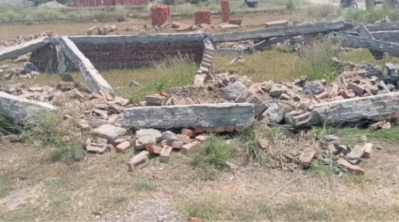 नगर में जिला विकास प्राधिकरण (डीडीए) की अवैध कालोनियों पर ध्वस्तीकरण की कार्यवाई