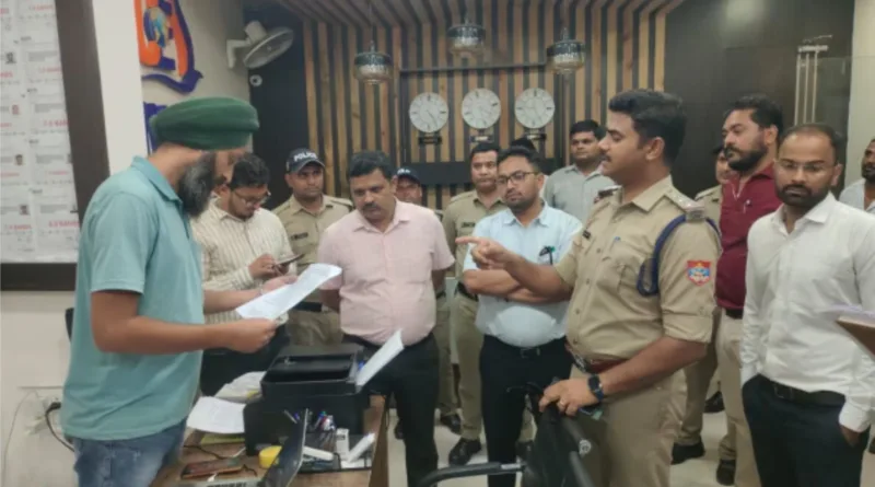 नगर निगम, पुलिस और प्रशासन की संयुक्त टीम द्वारा कोचिंग सेंटर और इमीग्रेशन सेंटरों का निरीक्षण, चार को नोटिस