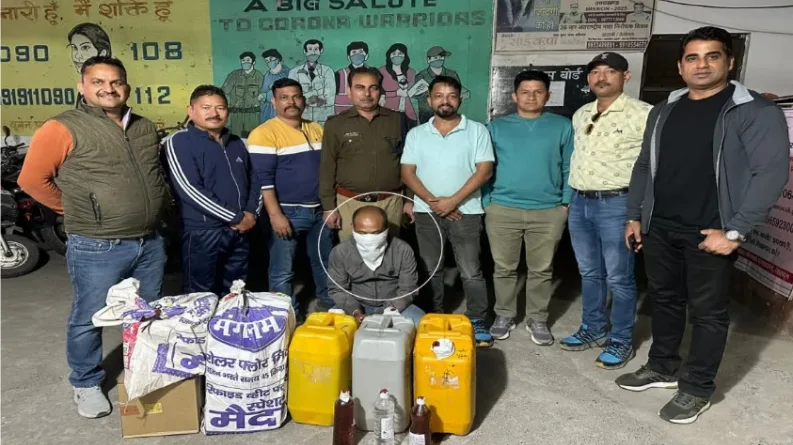 हल्द्वानी में नकली शराब बनाने वाली फैक्ट्री का भंडाफोड