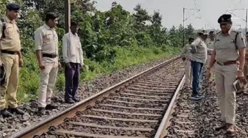 रेलवे ट्रैक को नुकसान पहुंचाने की साजिश, ट्रैक पर मिला डेटोनेटर, मचा हड़कम्प