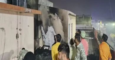 रुद्रपुर में आधी रात तीन जगह आग लगीं