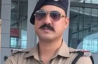 पिकअप वाहन ने बुलेट सवार दरोगा को मारी टक्कर मौके पर मौत