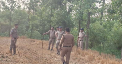गैंग बनाकर ठगी करने वाले लोगों को पकडने की लिए पुलिस की जंगलों में दबिश