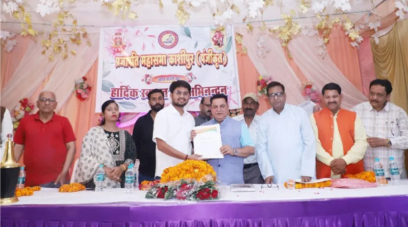 प्रजापति महासभा ने महापौर दीपक बाली तथा समाज के तीन निर्वाचित पार्षदों को किया सम्मानित
