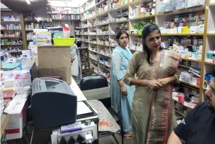 बाजपुर क्षेत्र के मेडिकल स्टोरो पर छापेमारी कार्यवाही