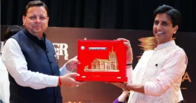 सरकार प्रदेश के उत्कृष्ट साहित्यकारों को ‘साहित्य भूषण’ और ‘लाइफ टाइम अचीवमेंट’ पुरस्कार से भी सम्मानित करने का कार्य कर रही