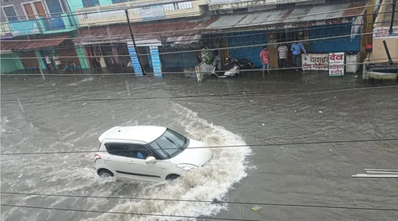 हल्द्वानी-रामनगर-टनकपुर में बारिश से जनजीवन अस्त व्यस्त