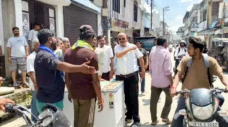 बर्ड फ्लू के मामलों को देखते हुए मीट विक्रेताओं के यहां आकस्मिक छापेमारी