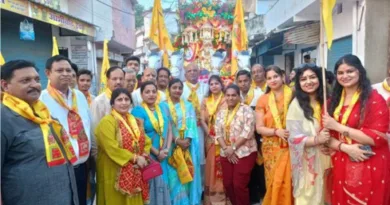 नगर में धूमधाम से निकली महाराजा अग्रसेन की शोभायात्रा