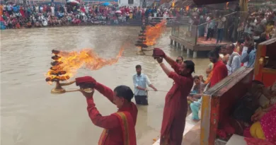 चंद्रग्रहण के कारण हरकी पैड़ी हुई संध्या आरती, मंदिर के कपाट हुए बंद