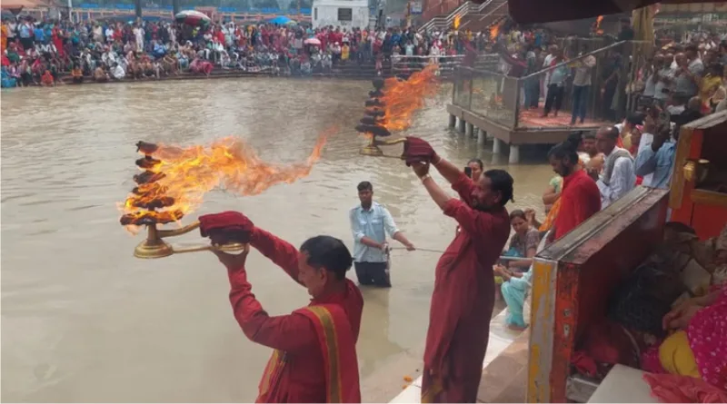 चंद्रग्रहण के कारण हरकी पैड़ी हुई संध्या आरती, मंदिर के कपाट हुए बंद