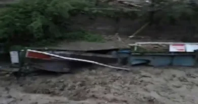 सहस्रधारा क्षेत्र में देर रात बादल फटा दो से तीन बड़े होटल क्षतिग्रस्त