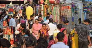 दीपावली के लिए दुल्हन की तरह सज गया बाजार, खरीदरी के लिए पलक बिछाये बैठे दुकानदार