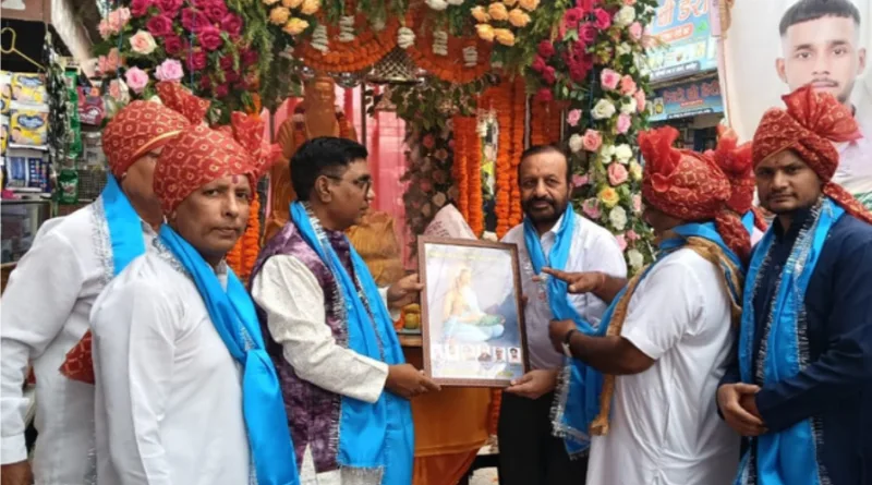 नगर में धूमधाम से निकली भगवान महर्षि वाल्मीकि जी की भव्य शोभायात्रा