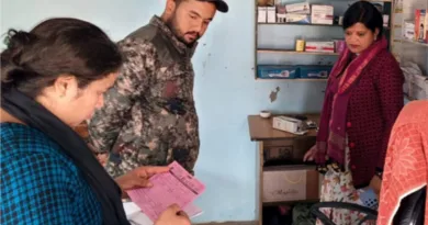 एक क्लीनिक पर अवैध रूप से मेडिकल स्टोर पर छापेमारी