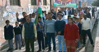 गुरु तेग बहादुर की 350वीं शहीदी दिवस पर उदयराज हिंदू इंटर कालेज के छात्रों ने निकली प्रभात फेरी