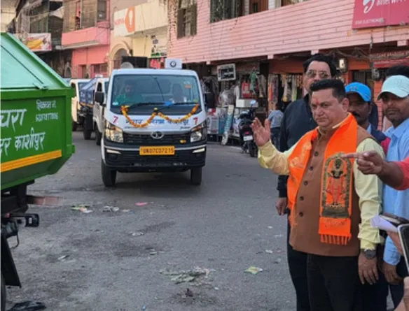 काशीपुर नगर निगम को मिले 35 नए सफाई वाहन