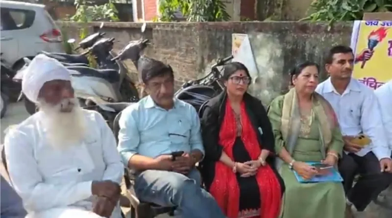 राज्य निर्माण सक्रिय आन्दोलनकारी ने दिया अपनी मांगों को लेकर एसडीएम कार्यालय पर धरना