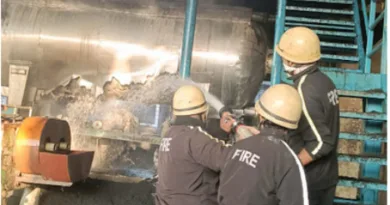 महुआखेड़ागंज के एक फैक्ट्री में लगी अचानक आग