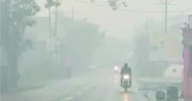 पहली बार छाया घना कोहरा ,कोहरे ने बढ़ाई लोगों की दुश्वारियां