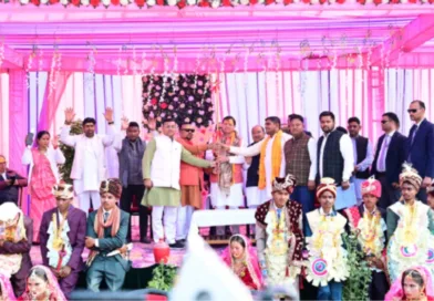 मुख्यमंत्री ने श्री गौरी शंकर महादेव मन्दिर प्रांगण में सामूहिक विवाह समारोह में किया प्रतिभाग