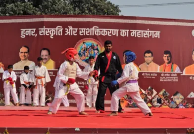 यूएस कार्निवाल सरस आजीविका मेला-2026 में पी.ए.सी. की 31वीं एवं 46वीं बटालियन के जवानों ने सक्रिय भागीदारी