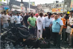 काशीपुर में अग्निकांड से दो दुकानों में भारी नुकसान, मेयर दीपक बाली ने अपनी ओर से की 50 हजार की मदद की घोषणा