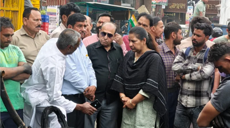 अग्निकांड के पीड़ित व्यापारियों को मुआवजा दे सरकार - अलका पाल