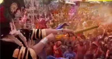 होली है - नगर में आज निकलेगी भव्य फूलों की होली यात्रा