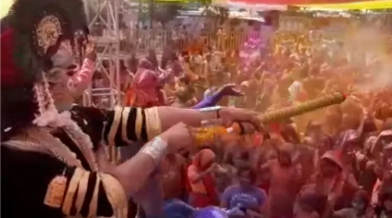 होली है - नगर में आज निकलेगी भव्य फूलों की होली यात्रा