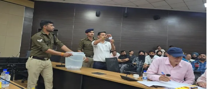 जिले में देशी और विदेशी 43 शराब की दुकानों का हुआ आवंटन, इन्हें मिले ठेके