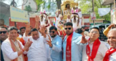 भगवान महावीर रथयात्रा गाजे-बाजे के साथ नगर क्षेत्र में निकाली गई