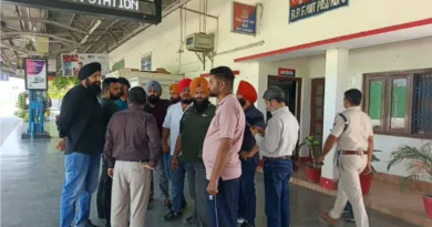 सम्पर्क क्रान्ति में दो लोगों से पिस्टल की नोक पर 7 लाख लूटे