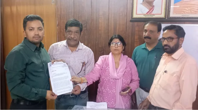 राज्य निर्माण सक्रिय आन्दोलनकारी समिति ने उपजिलाधिकारी को चिन्हीकरण के बिन्दु च में शिथिलता देने के लिये एक ज्ञापन सौंपा