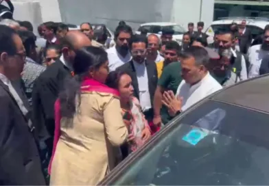 नैनीताल में एक वकील का शव उनकी कार में मिला, कोर्ट परिसर में फैली सनसनी