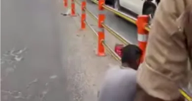 टांडा तिराहे से राधेश्याम बिल्डिंग तक की गयी बैरिकेडिंग