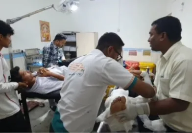 पीरूमदारा में तेज रफ्तार का कहर, दो बाइकों की जोरदार टक्कर