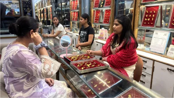 सर्राफा व्यापारियों आज सोने पर बढ़े आयात शुल्क और प्रधानमंत्री की सोना न खरीदने की अपील का विरोध करेंगे