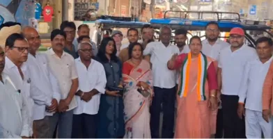 कांग्रेस ने किया बढ़ती महंगाई और रसोई गैस सिलेंडरों की बढ़ती कीमतों के विरोध में प्रदर्शन