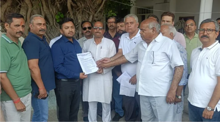 दवा व्यापारियो ने किया एक दिन के बन्द का आह्वान