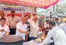 कुमायूं वैश्य महासभा ने राहगीरों और भक्तों को छबील बांटा