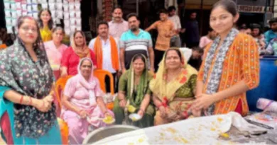 श्री विवेक प्रेम ट्रस्ट ने बांटा श्रद्धालुओं के लिए खिचड़ी एवं शरबत का प्रसाद