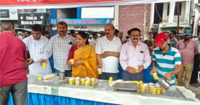 महाराणा प्रताप चौक पर लोकमाता अहिल्याबाई होल्कर की जयंती पर शरबत वितरण